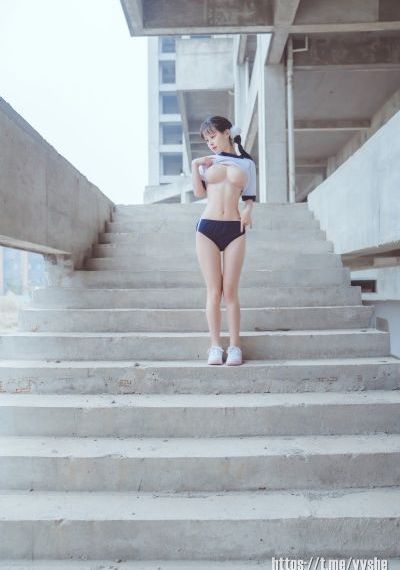 裙子里面的怪兽动画片