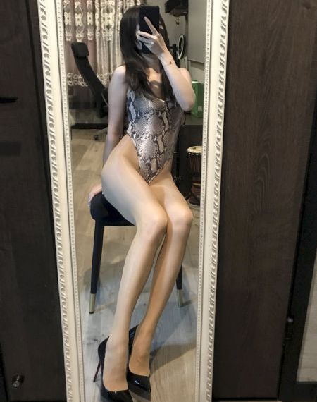 年轻的小婊2中文版