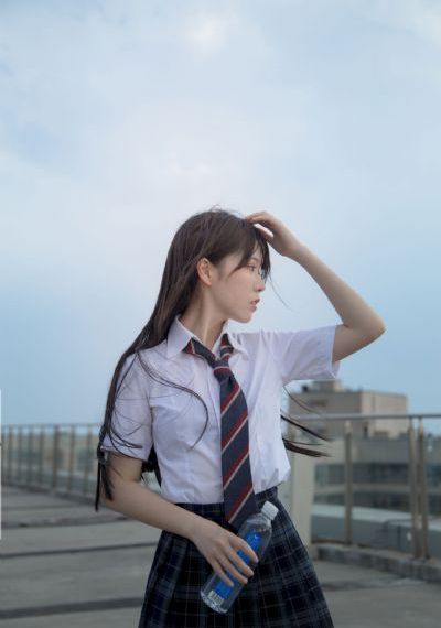 小媳妇看电视剧