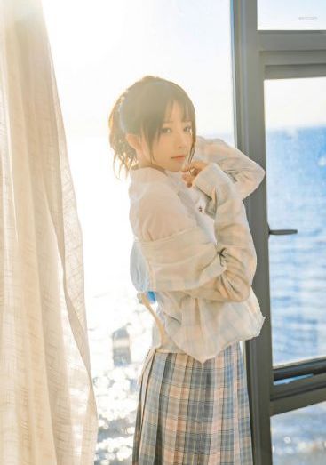 女大学生的沙龙室电影