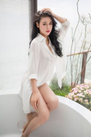 可疑的美容店在线观看