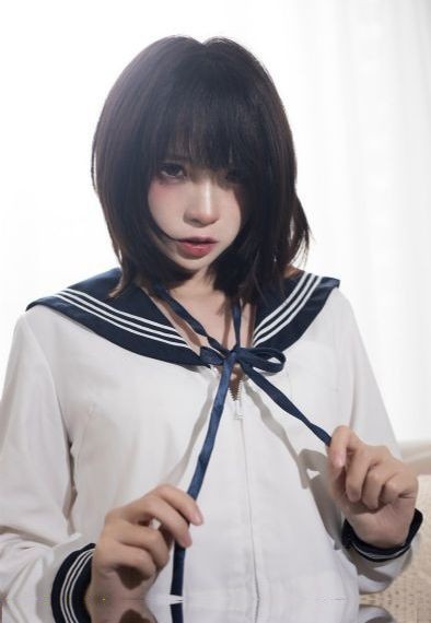 男生一边吃胸一边摸屁股视频